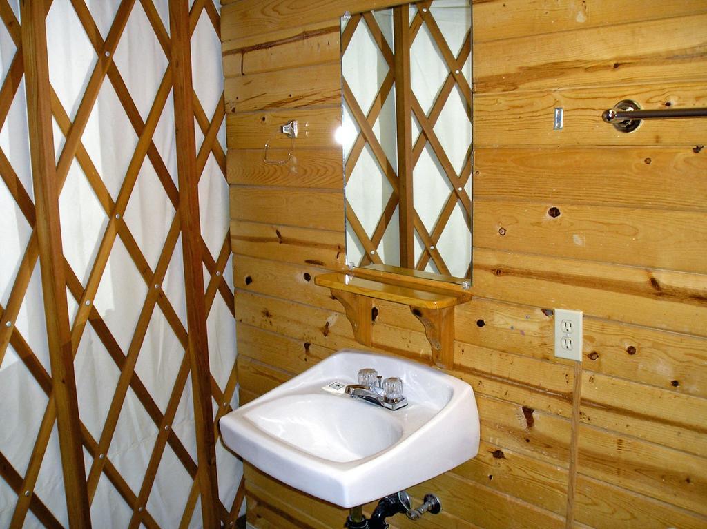 Yosemite Lakes Hillside Yurt 1 Harden Flat Bagian luar foto