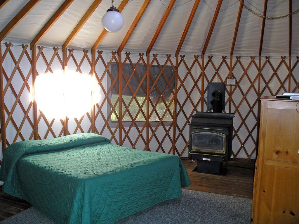 Yosemite Lakes Hillside Yurt 1 Harden Flat Bagian luar foto